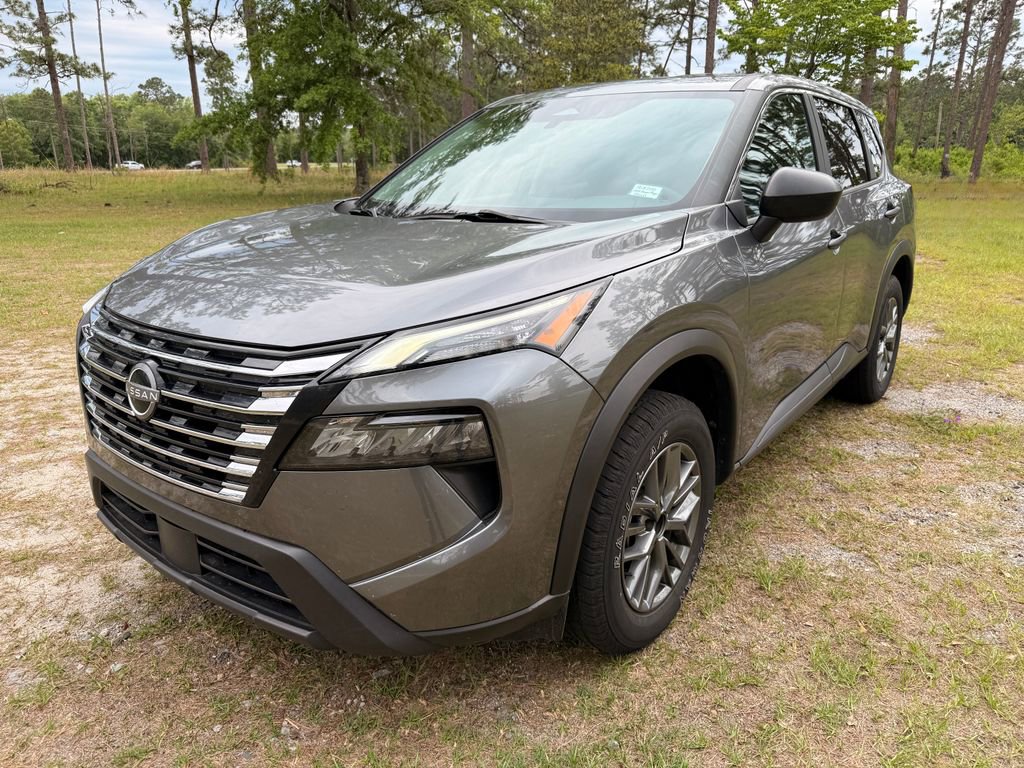 Used 2024 Nissan Rogue S FWD image 1