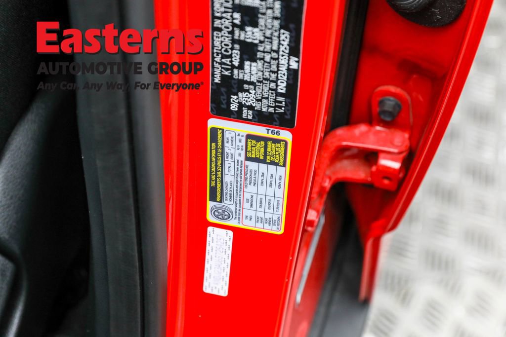 Used 2025 Kia Soul LX w/ LX Technology Package image 32