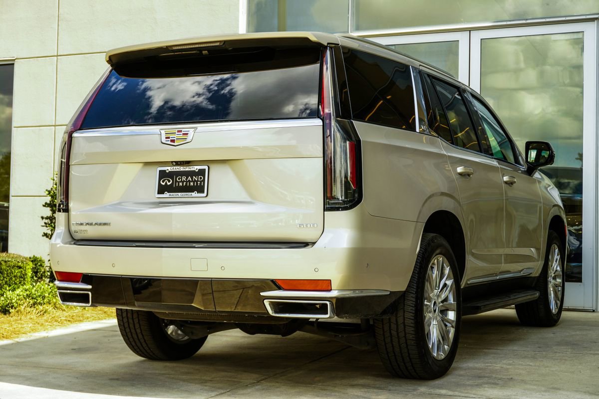 Used 2022 Cadillac Escalade Premium Luxury image 12