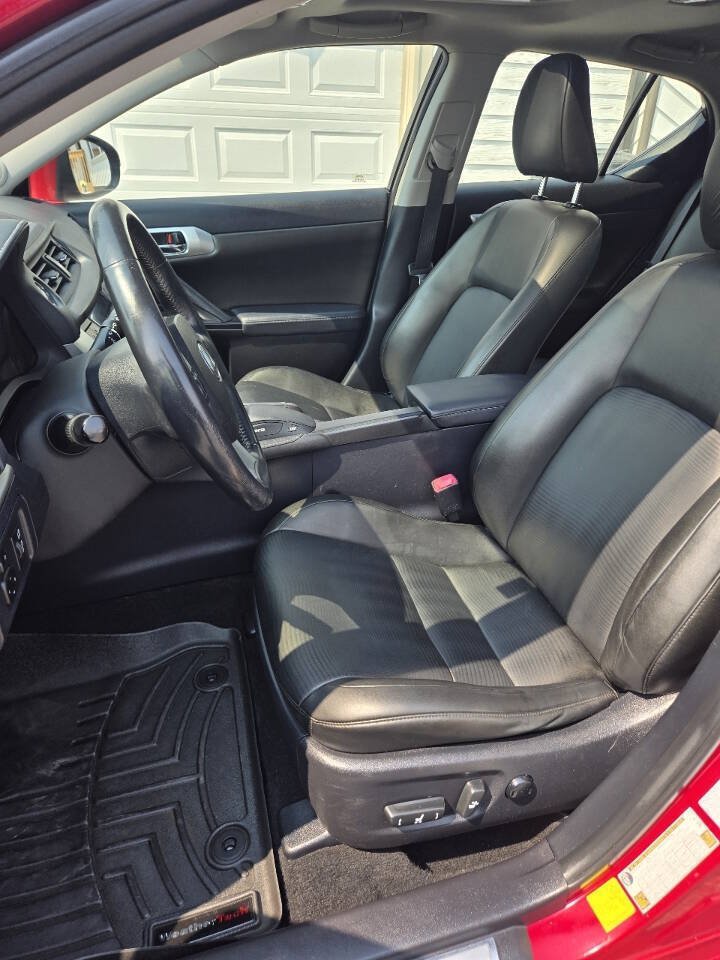 Used 2011 Lexus CT 200h Premium w/ Premium Audio Pkg FWD image 8