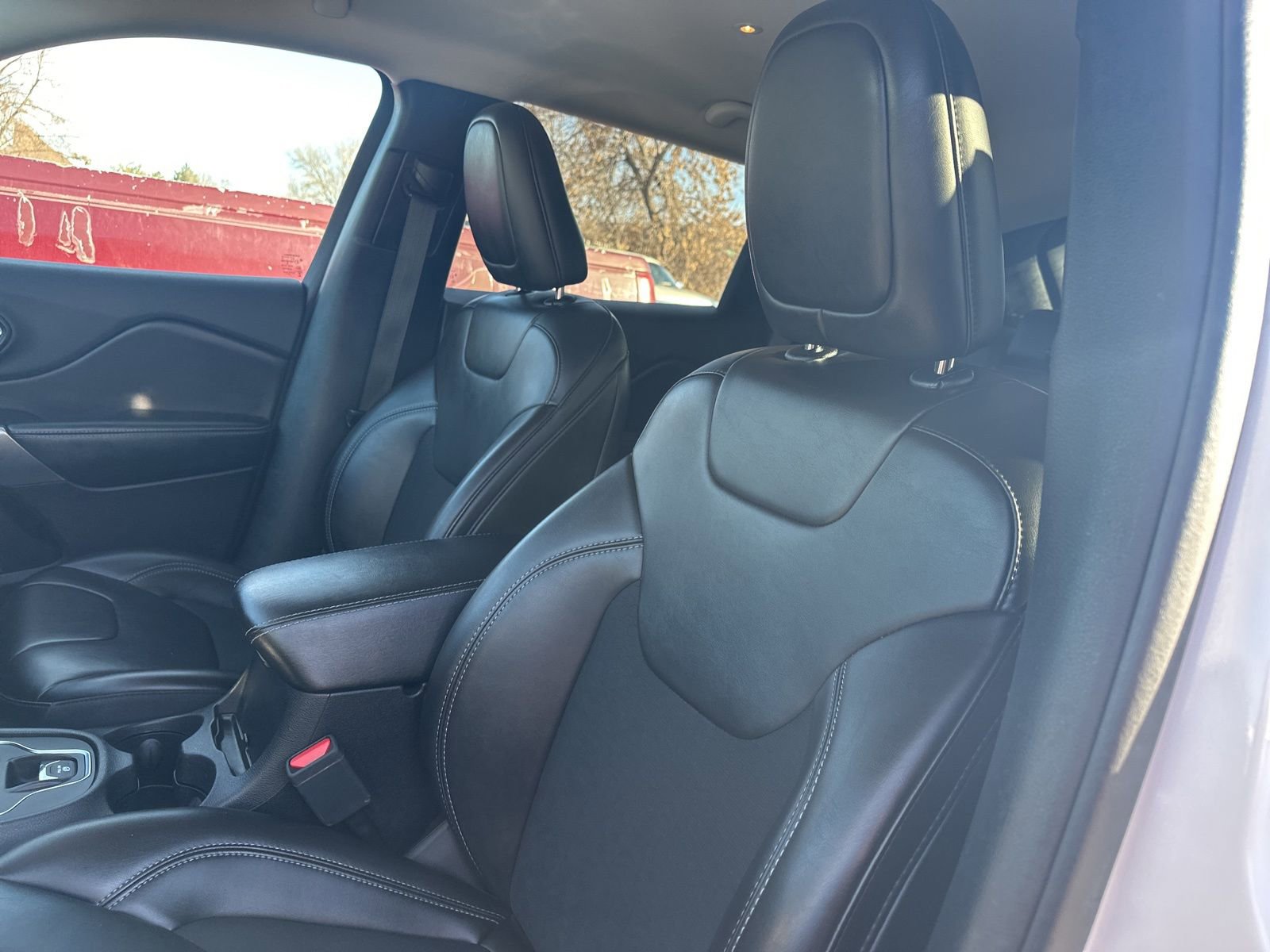 Used 2020 Jeep Cherokee Latitude Plus image 8