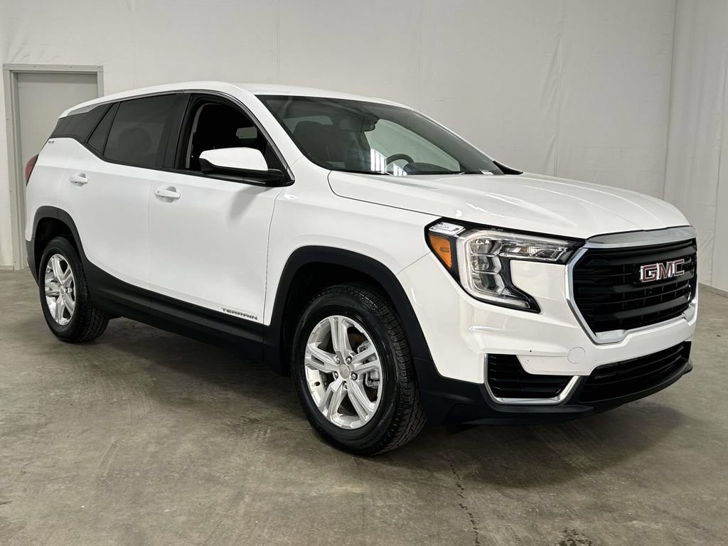 Used 2024 GMC Terrain SLE AWD/4WD image 1