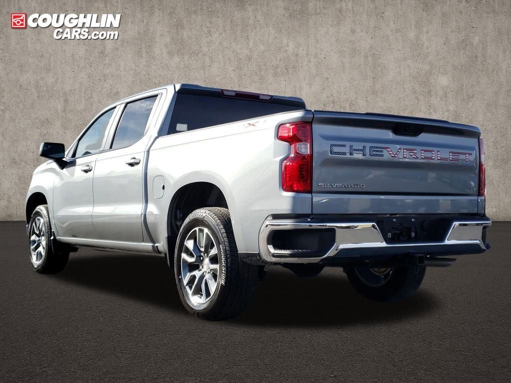 Used 2025 Chevrolet Silverado 1500 LT image 3