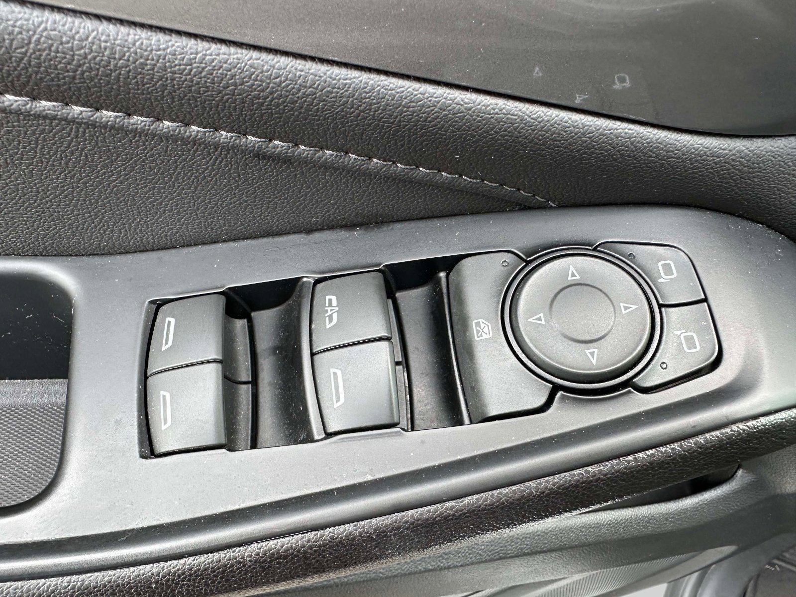 Used 2023 Chevrolet Traverse LT AWD/4WD image 18