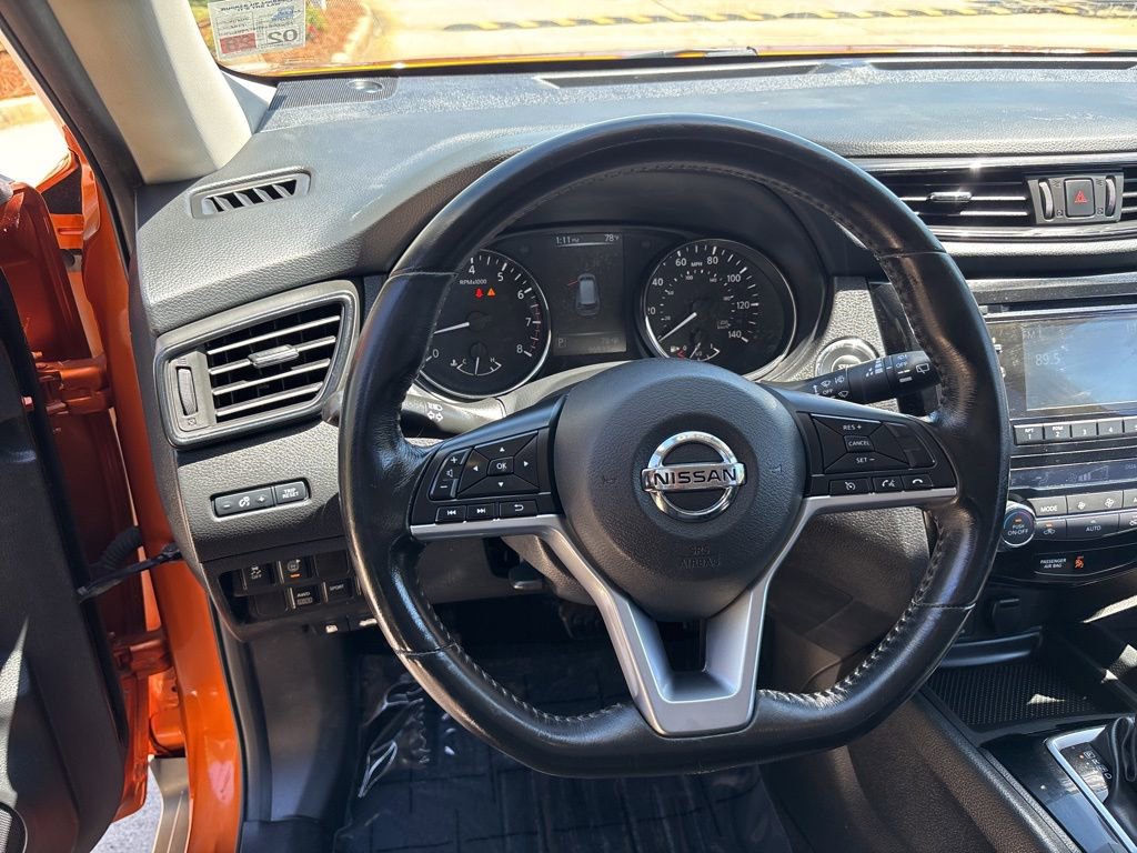 Used 2017 Nissan Rogue SV image 29