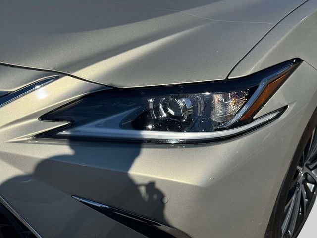 Certified 2025 Lexus ES 350 w/ Premium Package image 11