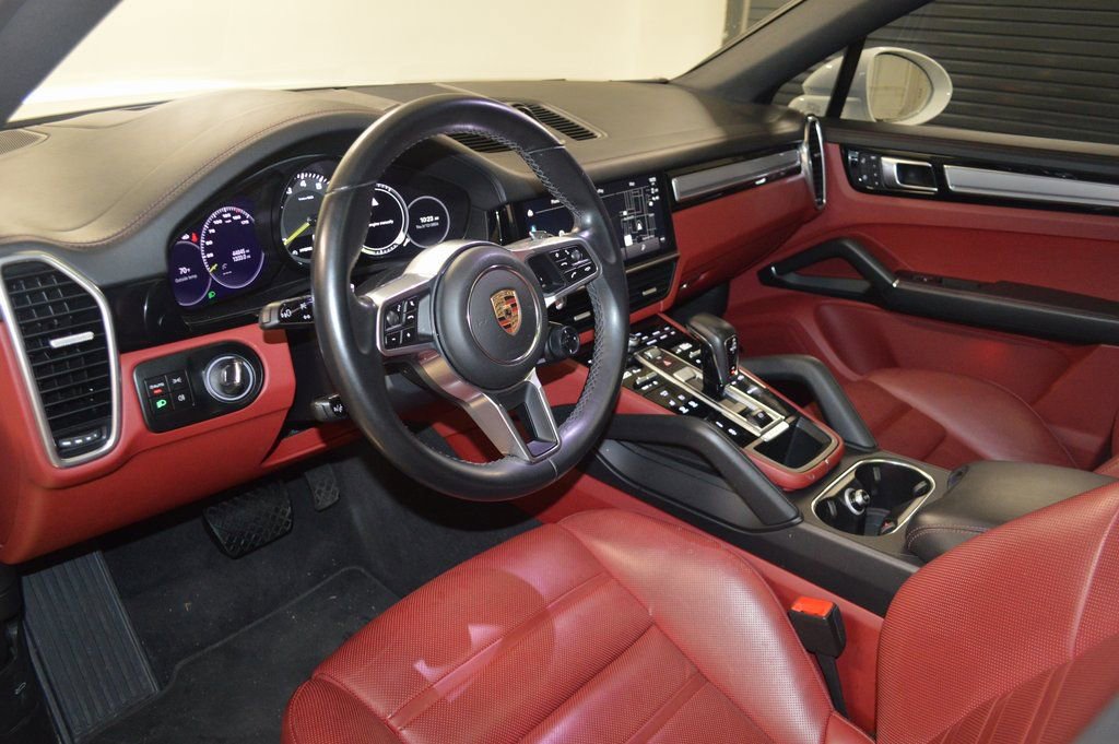 Certified 2023 Porsche Cayenne Platinum Edition AWD/4WD image 4