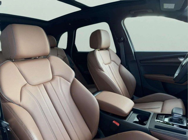 Certified 2025 Audi Q5 e Premium Plus w/ Premium Plus Package AWD/4WD image 29