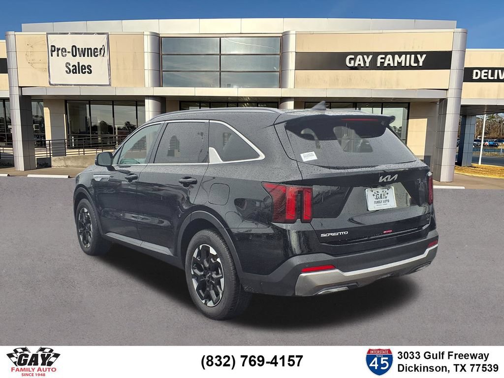 Certified 2026 Kia Sorento S FWD image 2