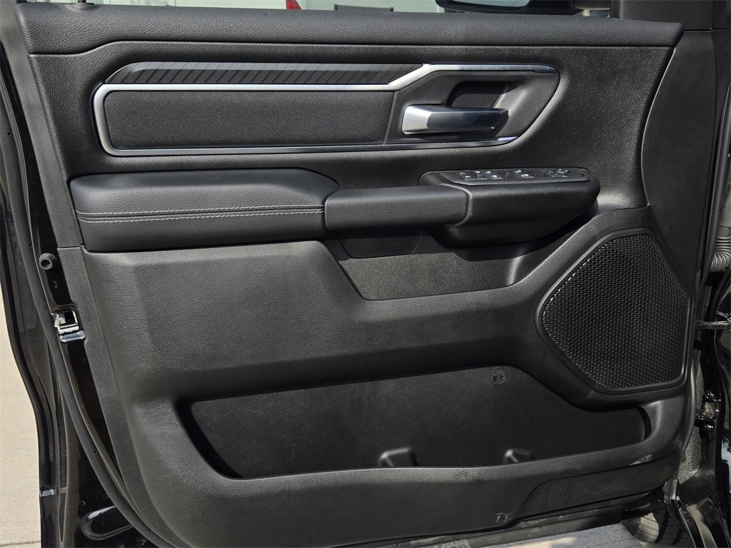 New 2026 RAM 1500 4x4 Crew Cab image 15