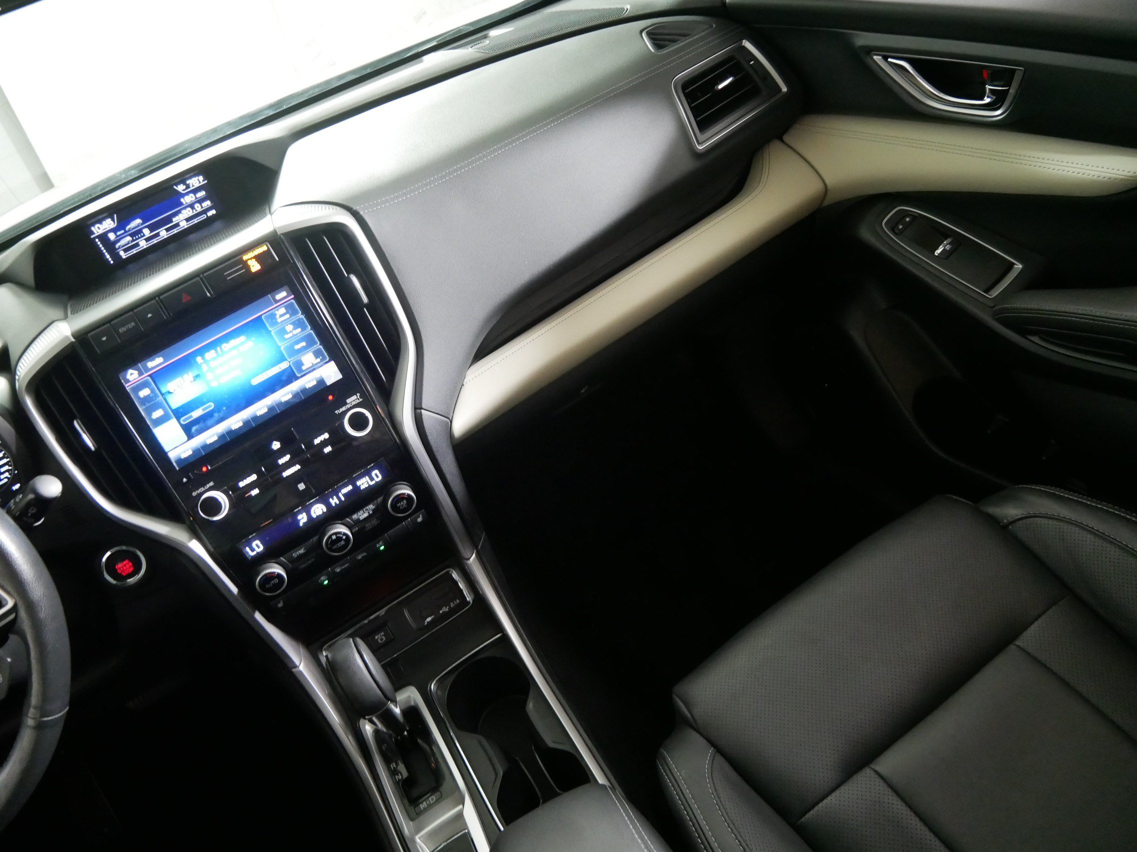 Used 2022 Subaru Ascent Limited w/ Technology Package AWD/4WD image 11