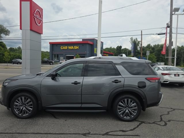Used 2025 Nissan Pathfinder SL w/ SL Premium Package AWD/4WD image 7
