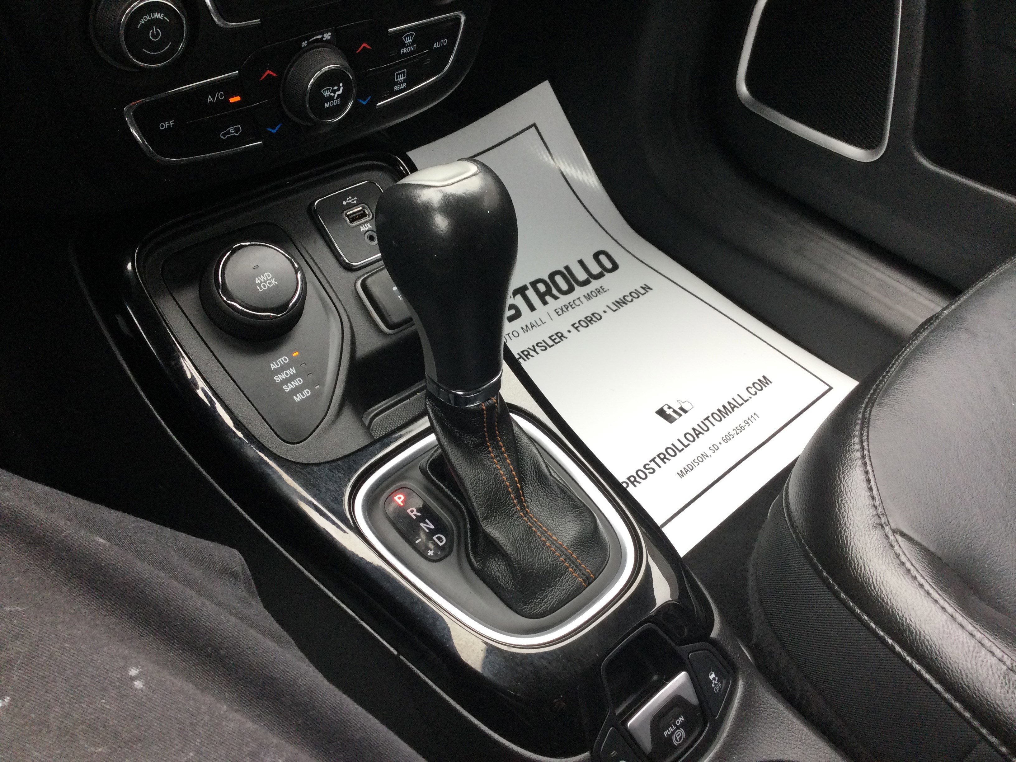 Used 2018 Jeep Compass Limited AWD/4WD image 13