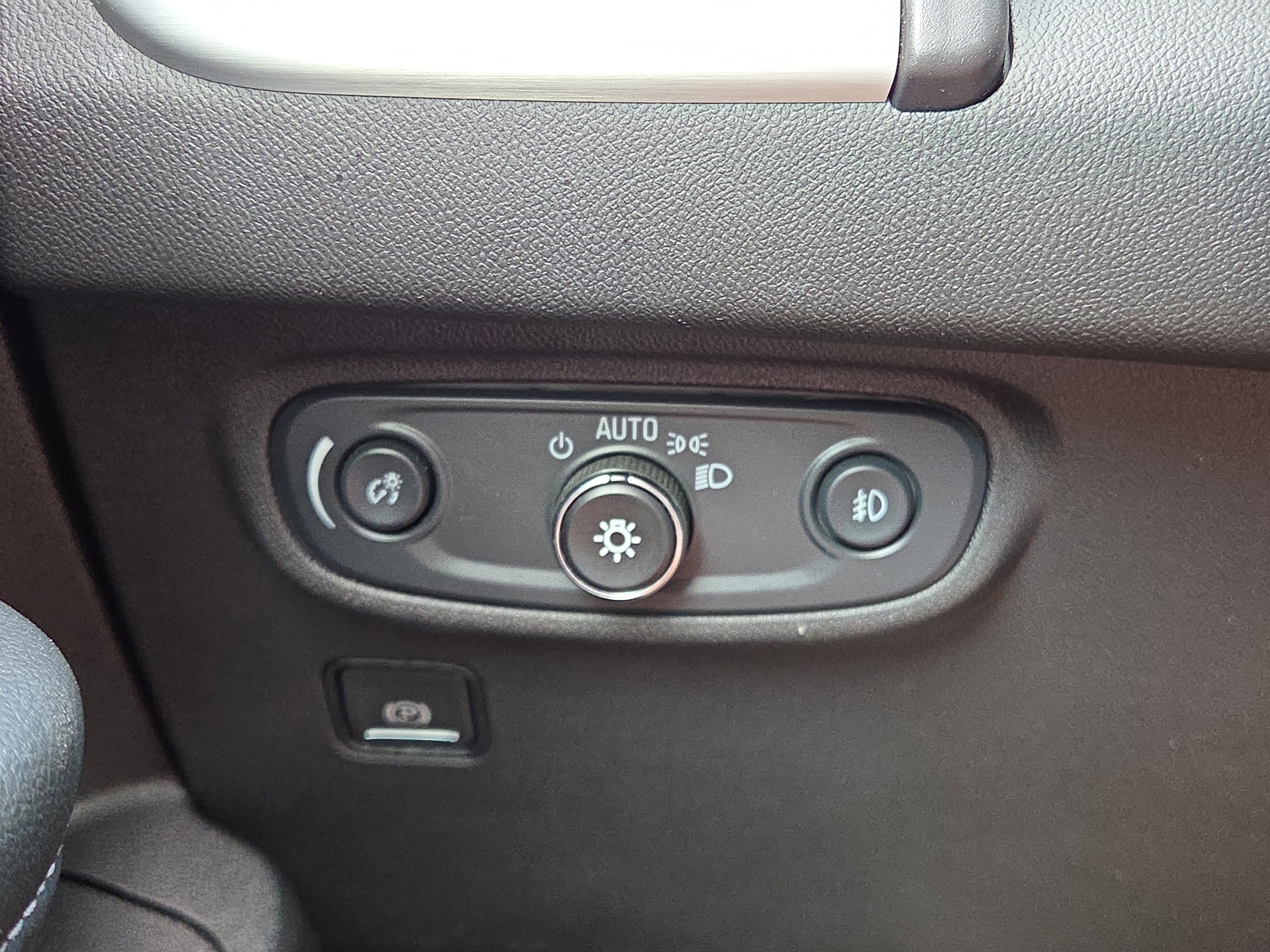 Used 2024 GMC Terrain SLT image 26