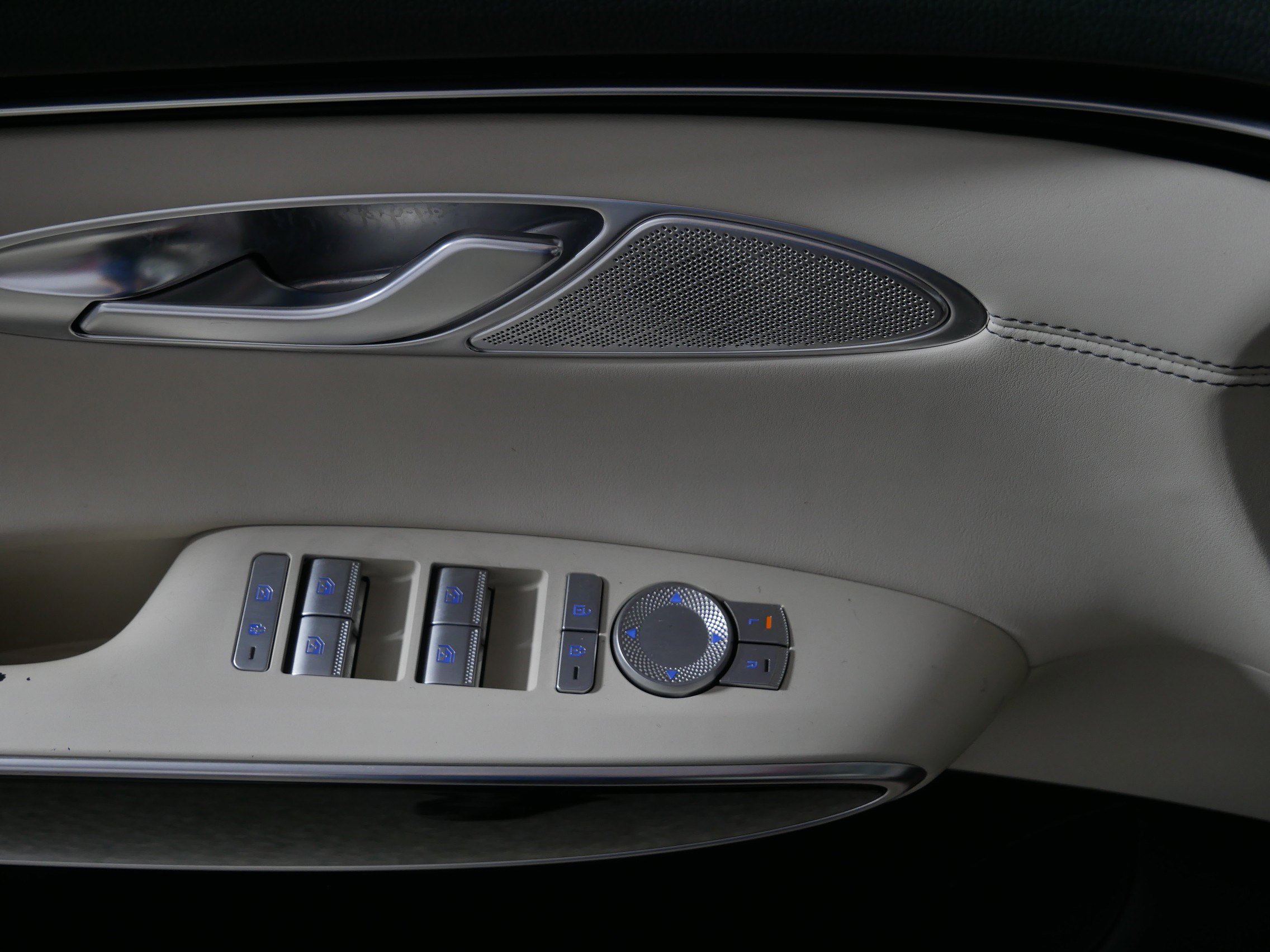 Used 2022 Genesis GV70 2.5T image 19