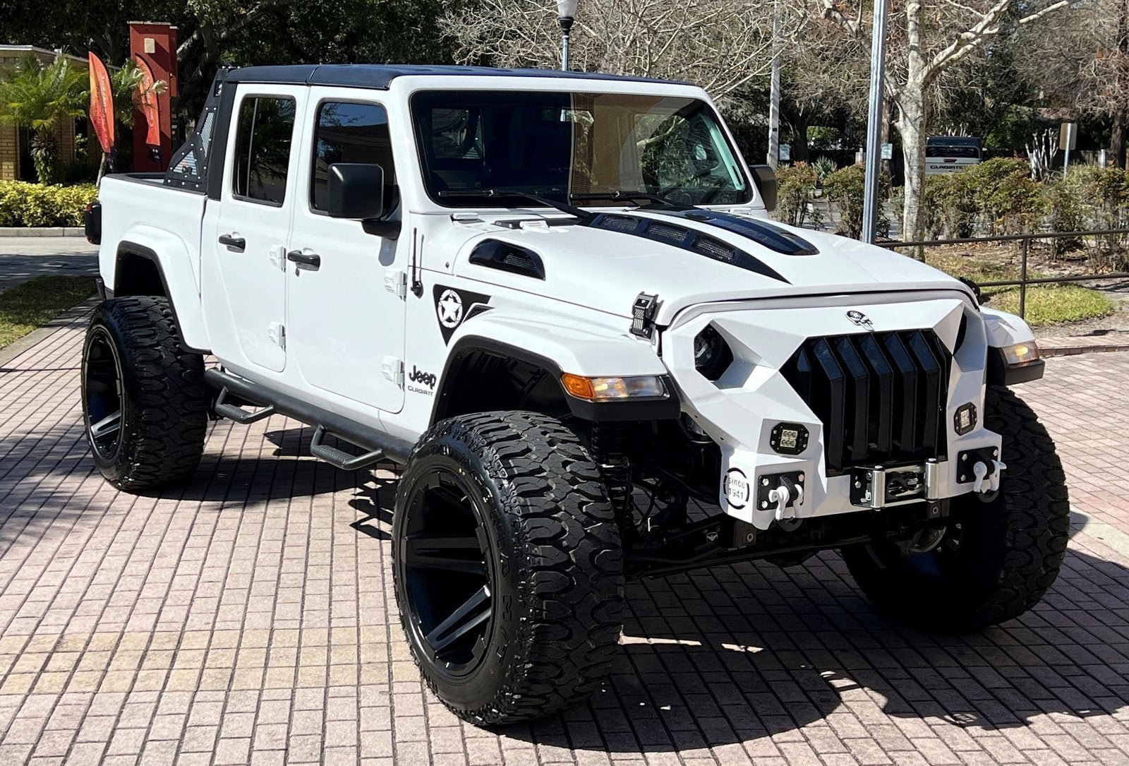 Used 2021 Jeep Gladiator Sport AWD/4WD image 2