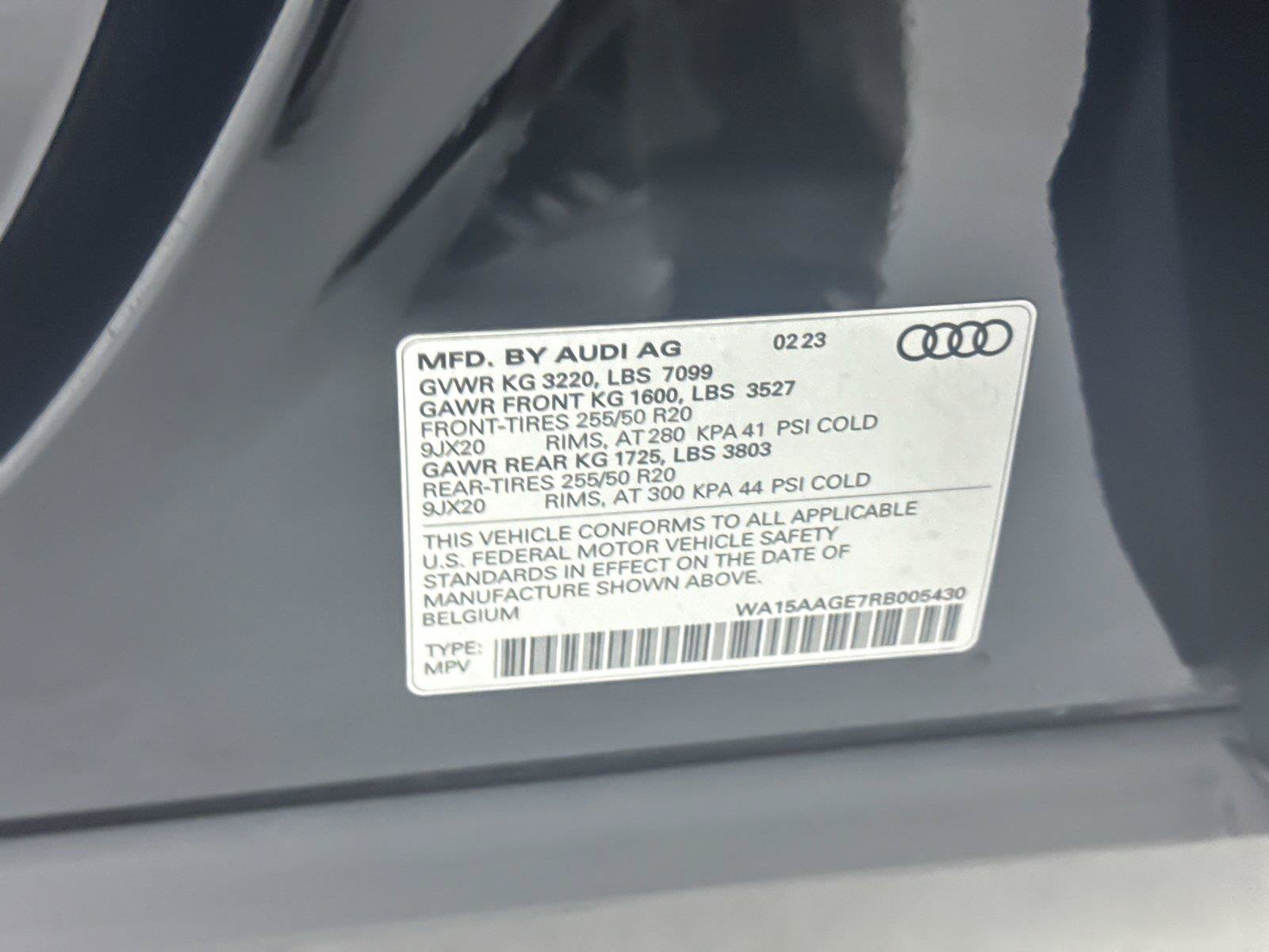 Used 2024 Audi Q8 e-tron Premium Plus w/ Premium Plus Package AWD/4WD image 29