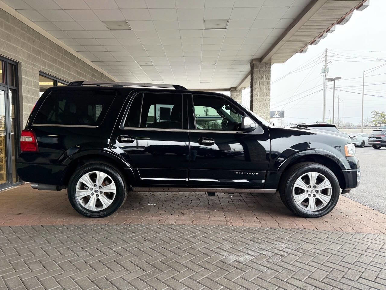 Used 2016 Ford Expedition Platinum image 14