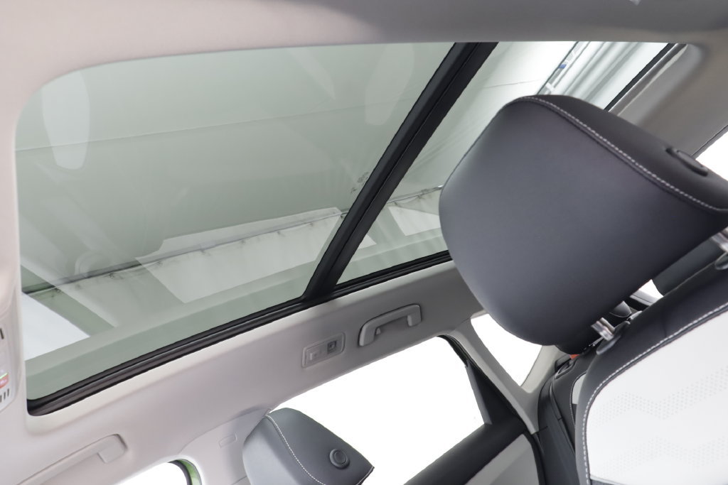 New 2027 Volkswagen Taos SEL AWD/4WD image 16