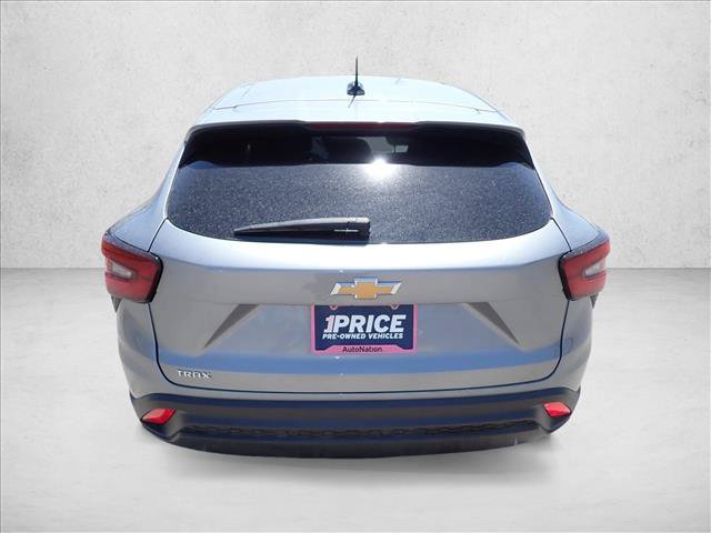 Used 2024 Chevrolet Trax LS w/ Driver Confidence Package FWD image 3