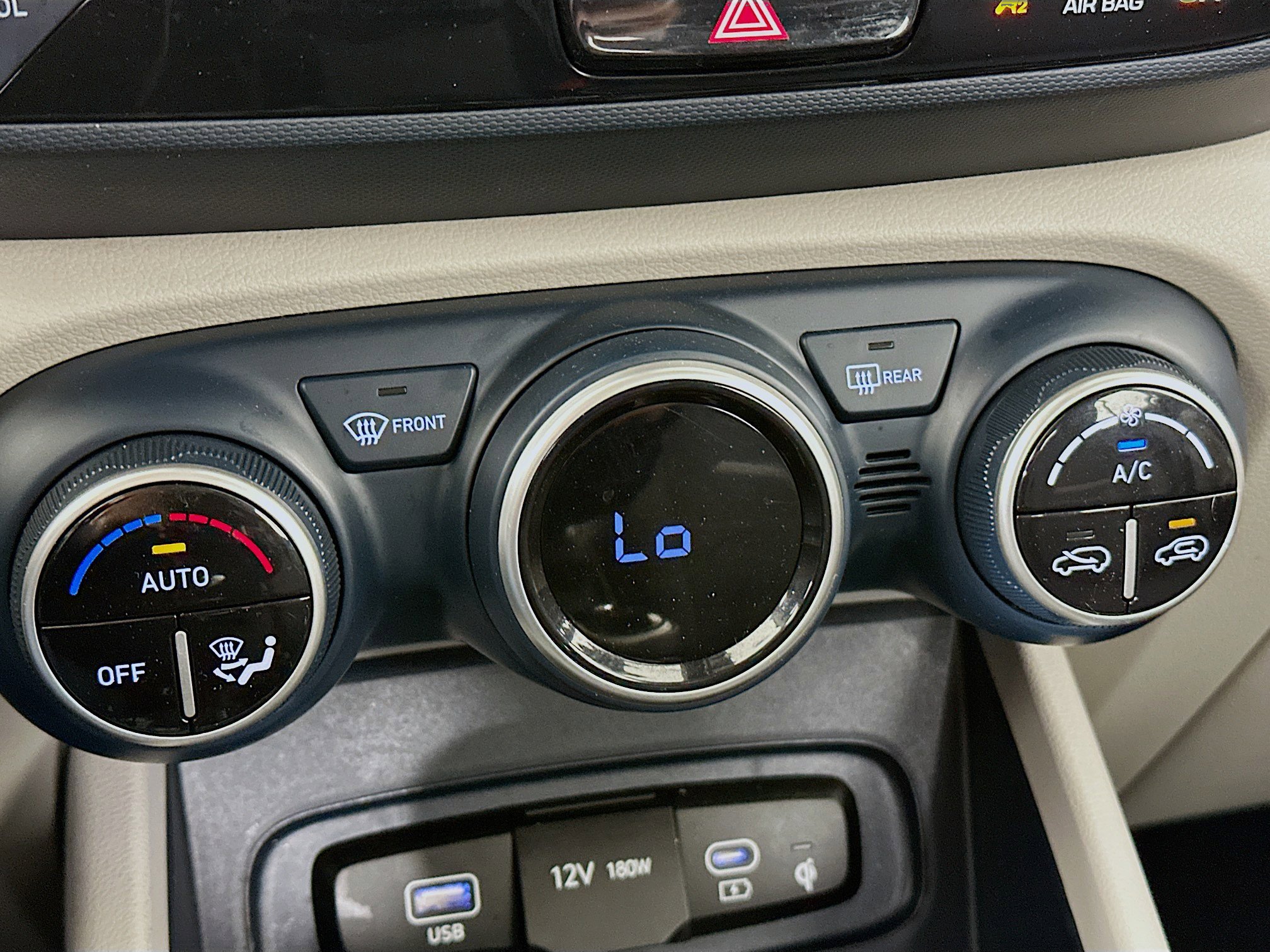 Used 2023 Hyundai Venue Limited w/ Cargo Package image 24