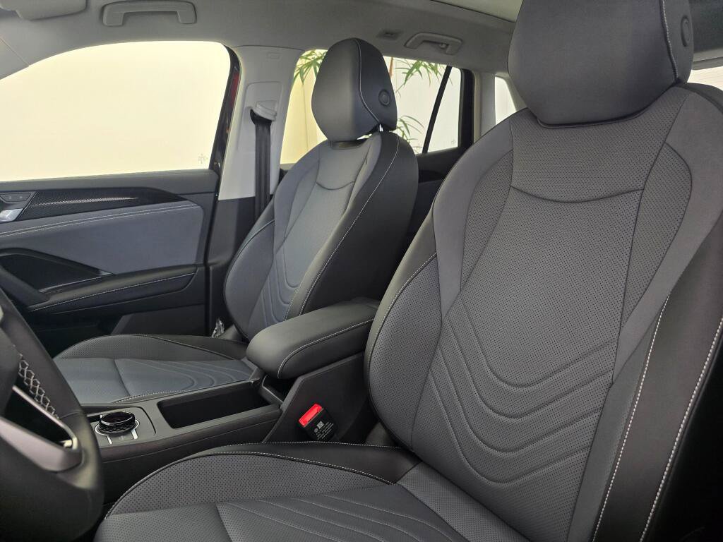 New 2026 Volkswagen Tiguan SE AWD/4WD image 14