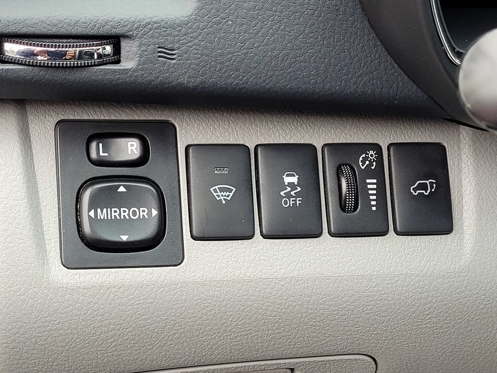 Used 2013 Toyota Highlander Limited AWD/4WD image 11