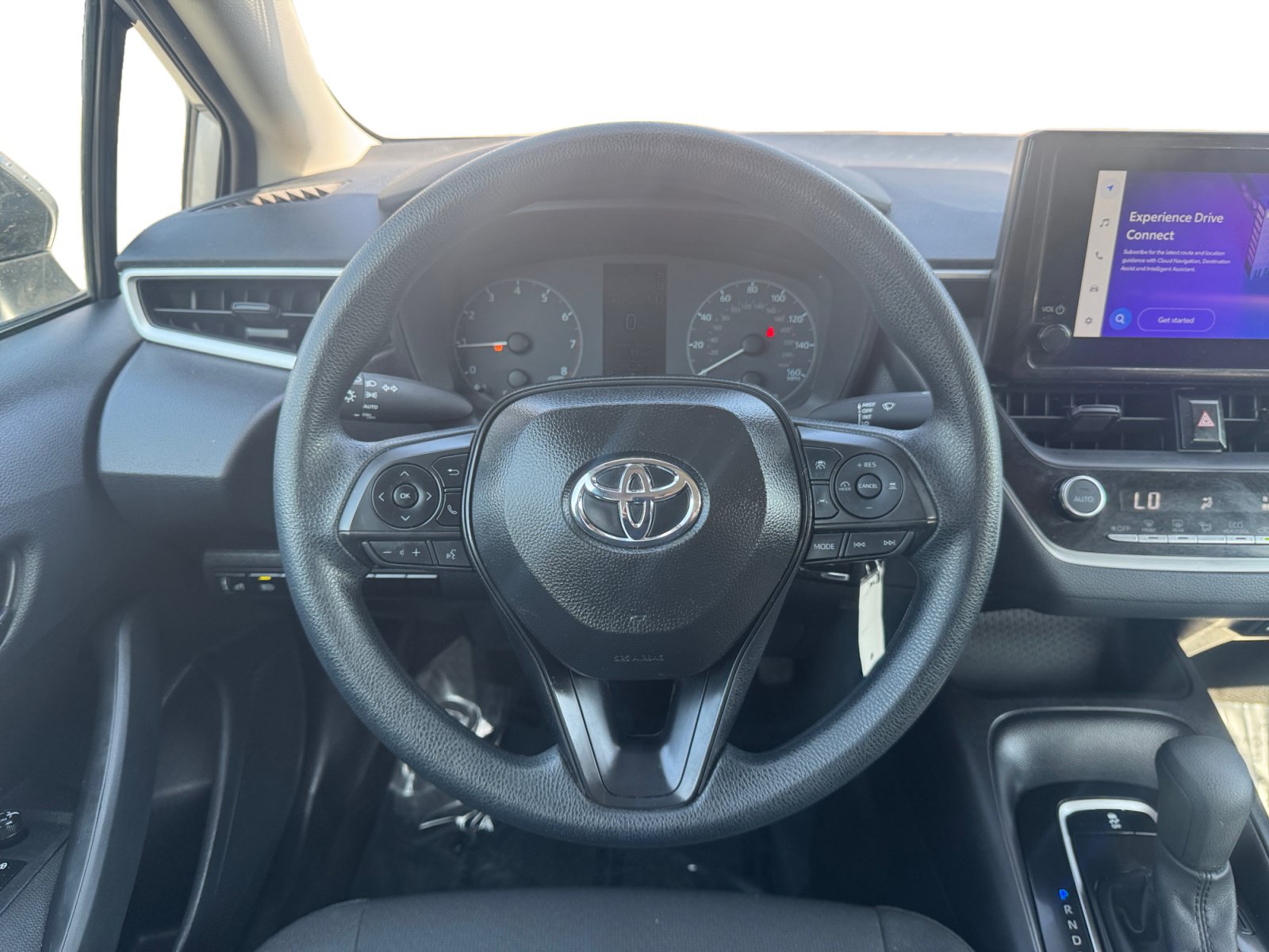 Used 2025 Toyota Corolla LE FWD image 12