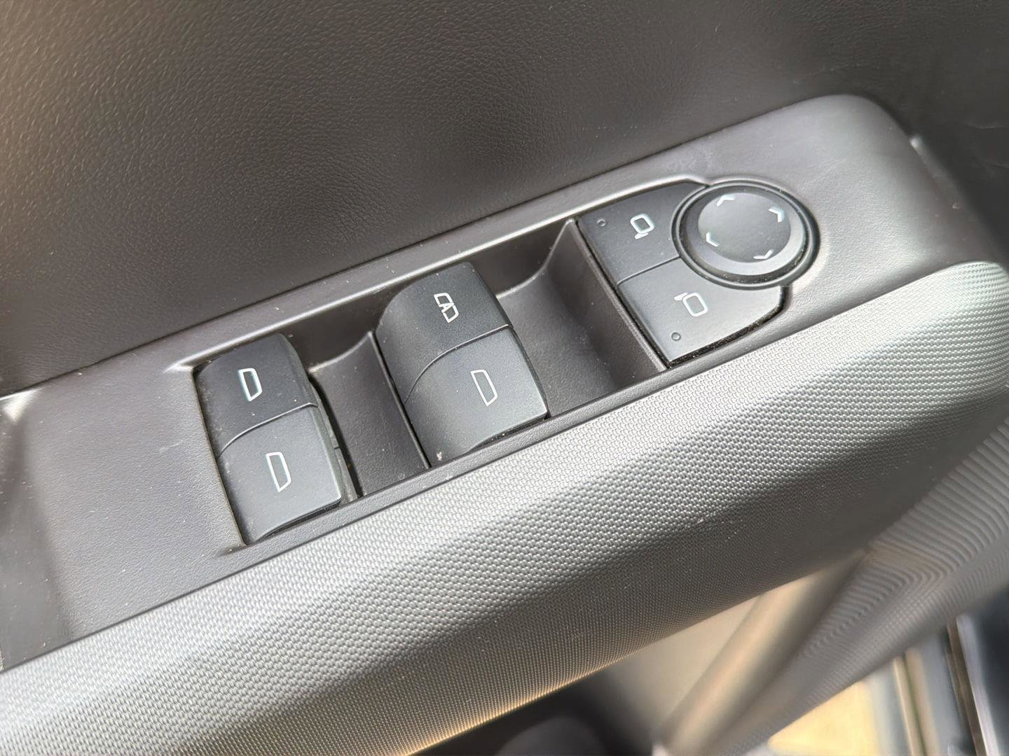 Used 2024 Chevrolet Colorado Trail Boss w/ Safety Package image 16