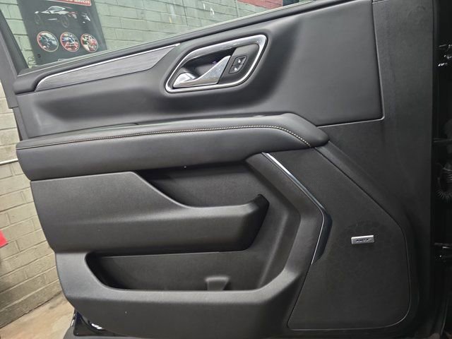 Used 2023 GMC Yukon SLT w/ SLT Premium Package image 27