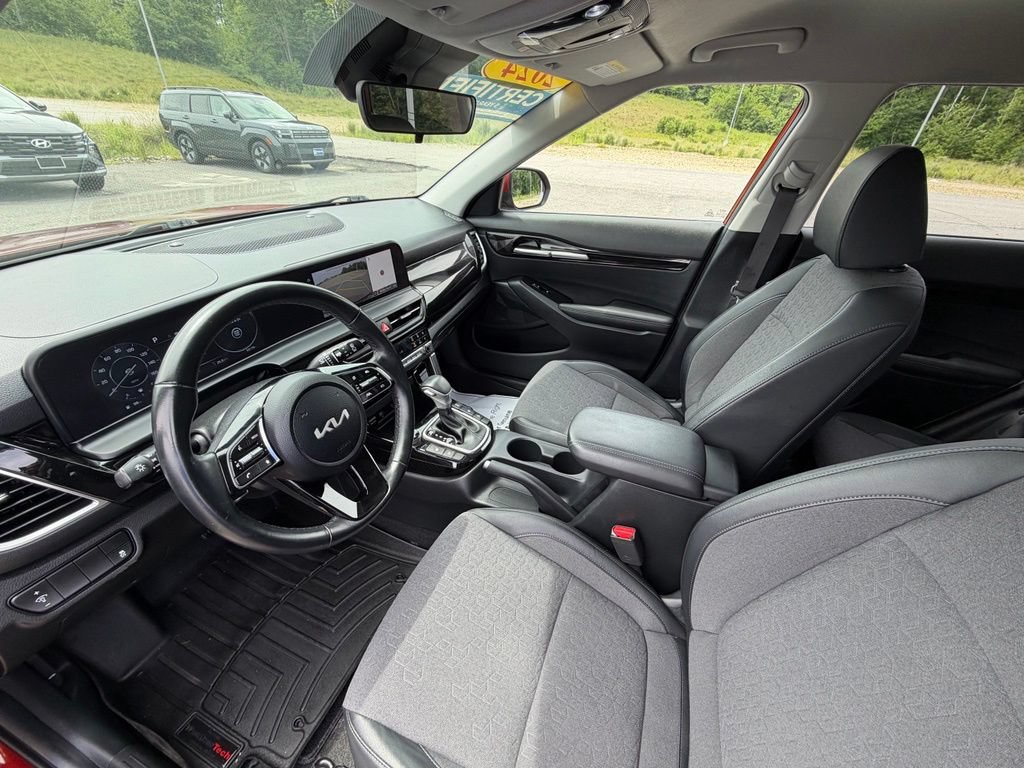 Used 2024 Kia Seltos X-Line AWD/4WD image 6