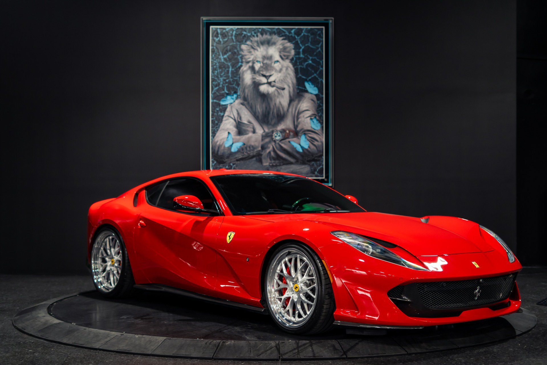 Used 2019 Ferrari 812 Superfast RWD image 40