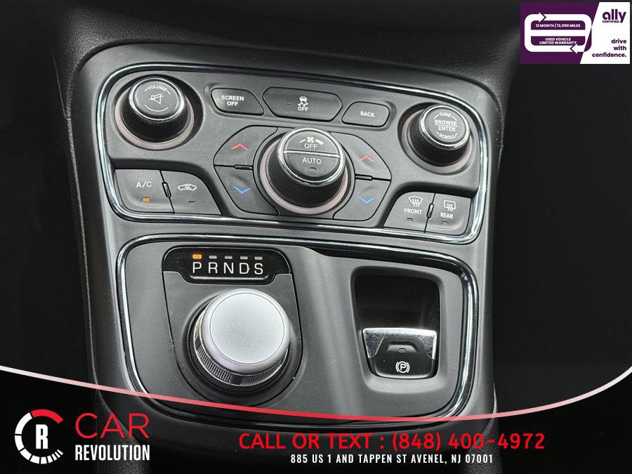 Used 2015 Chrysler 200 S w/ Navigation & Sound Group I FWD image 21