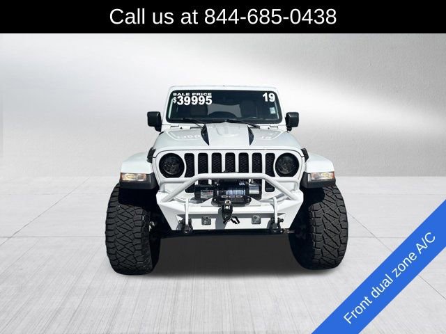 Used 2019 Jeep Wrangler Unlimited Sahara w/ Uconnect 4C Nav & Sound Group AWD/4WD image 2