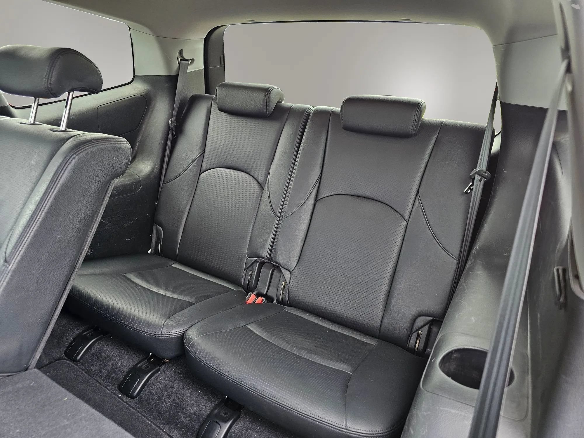 Used 2009 Kia Borrego LX w/ Convenience Pkg AWD/4WD image 5