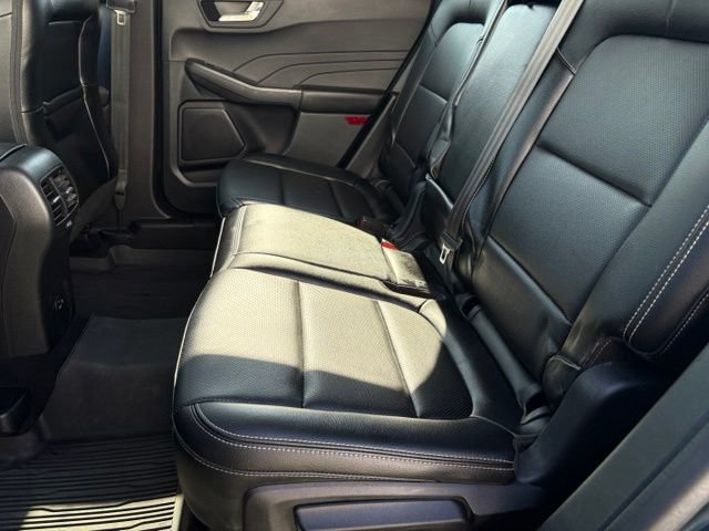 Used 2022 Ford Escape SEL w/ Equipment Group 302A AWD/4WD image 11