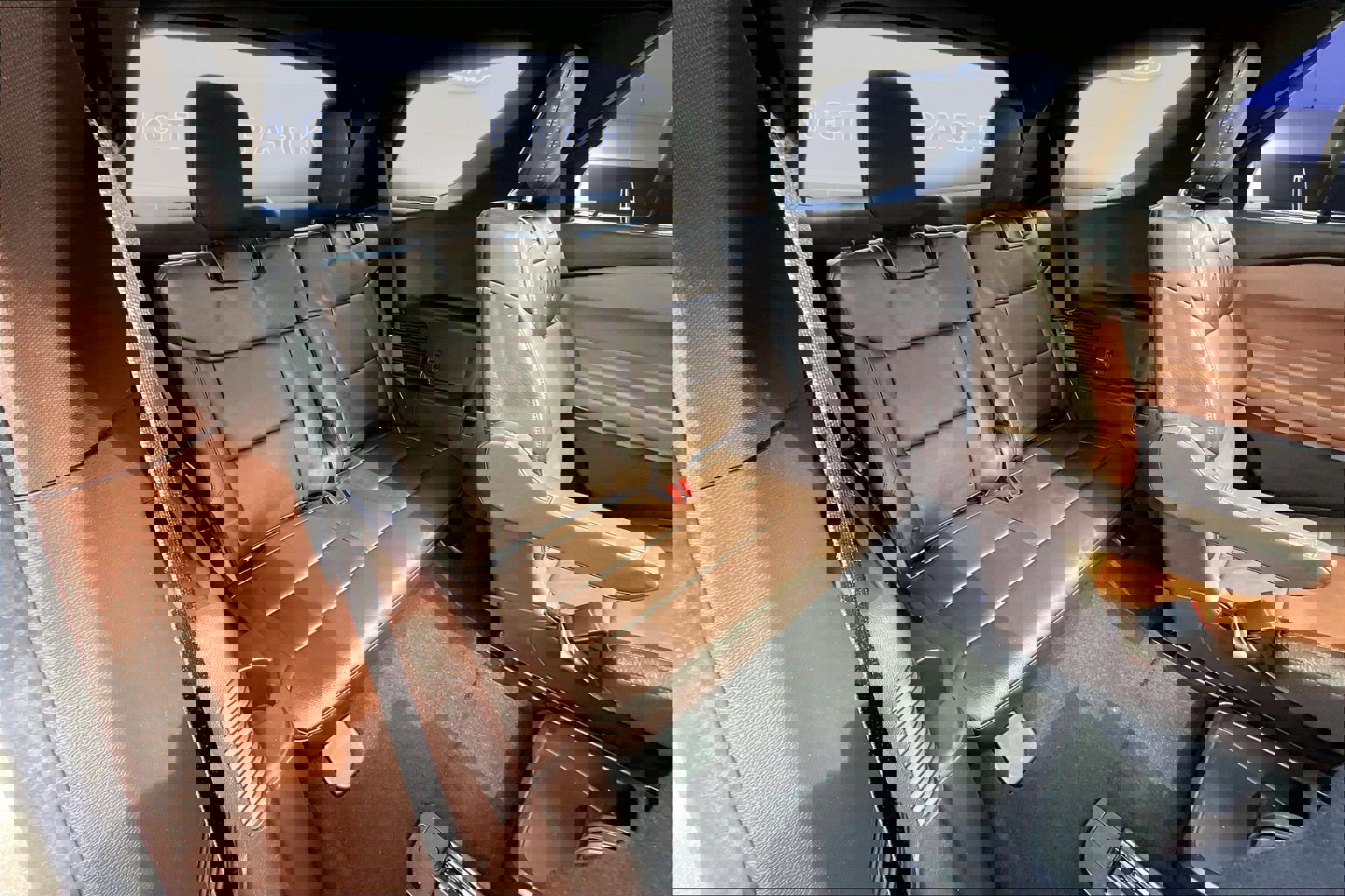 Used 2021 Ford Explorer King Ranch w/ Premium Technology Package image 27