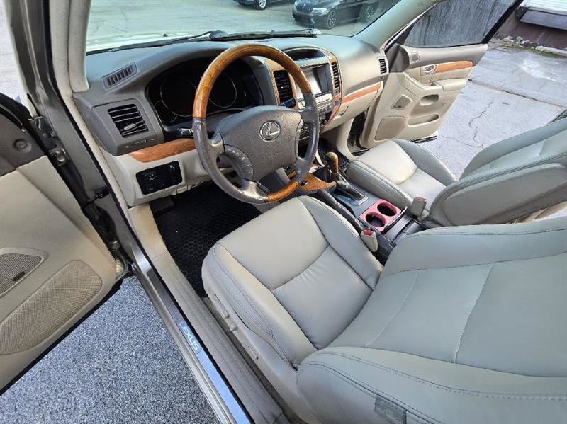 Used 2005 Lexus GX 470 image 25