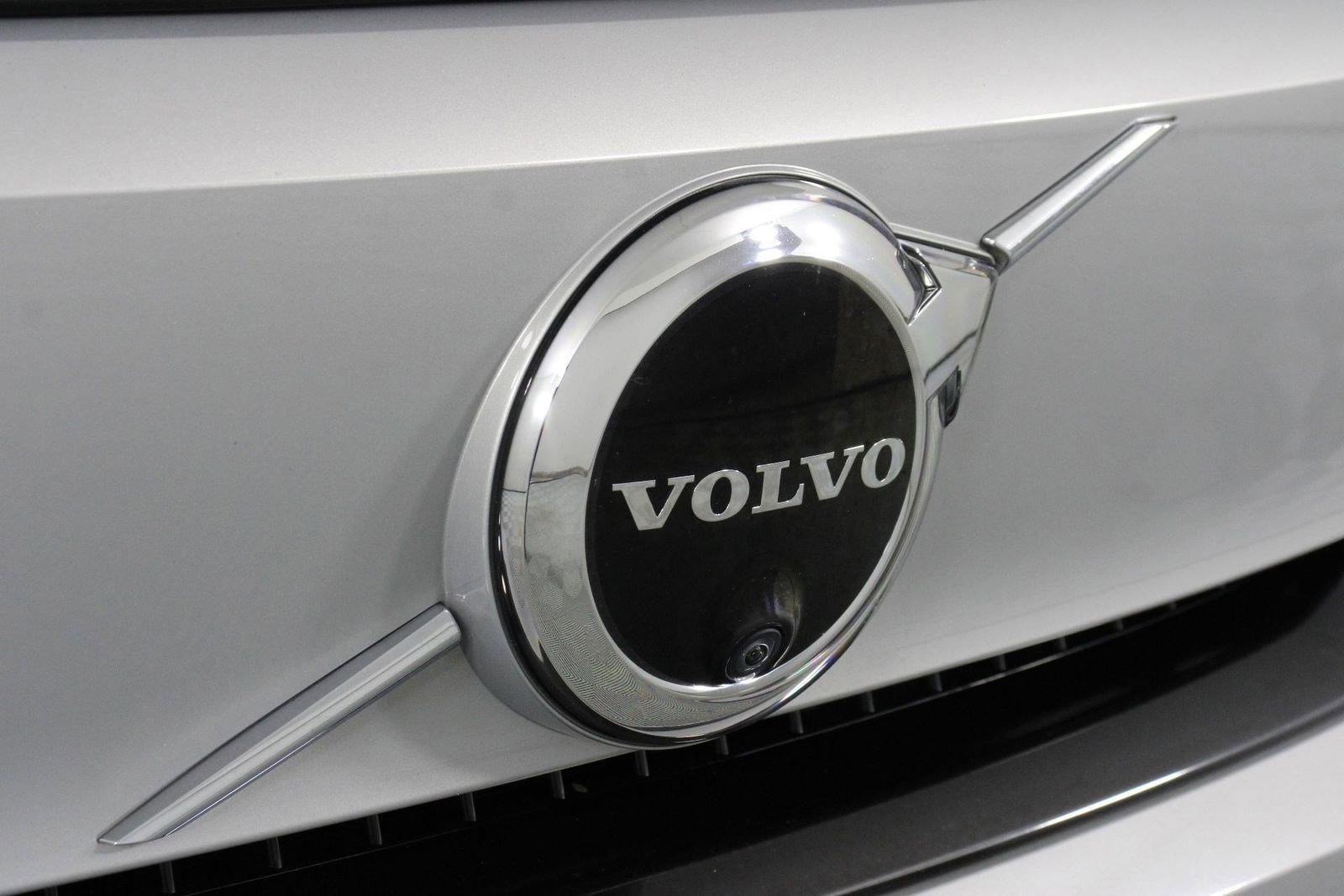 Used 2023 Volvo C40 P8 Recharge Ultimate image 25