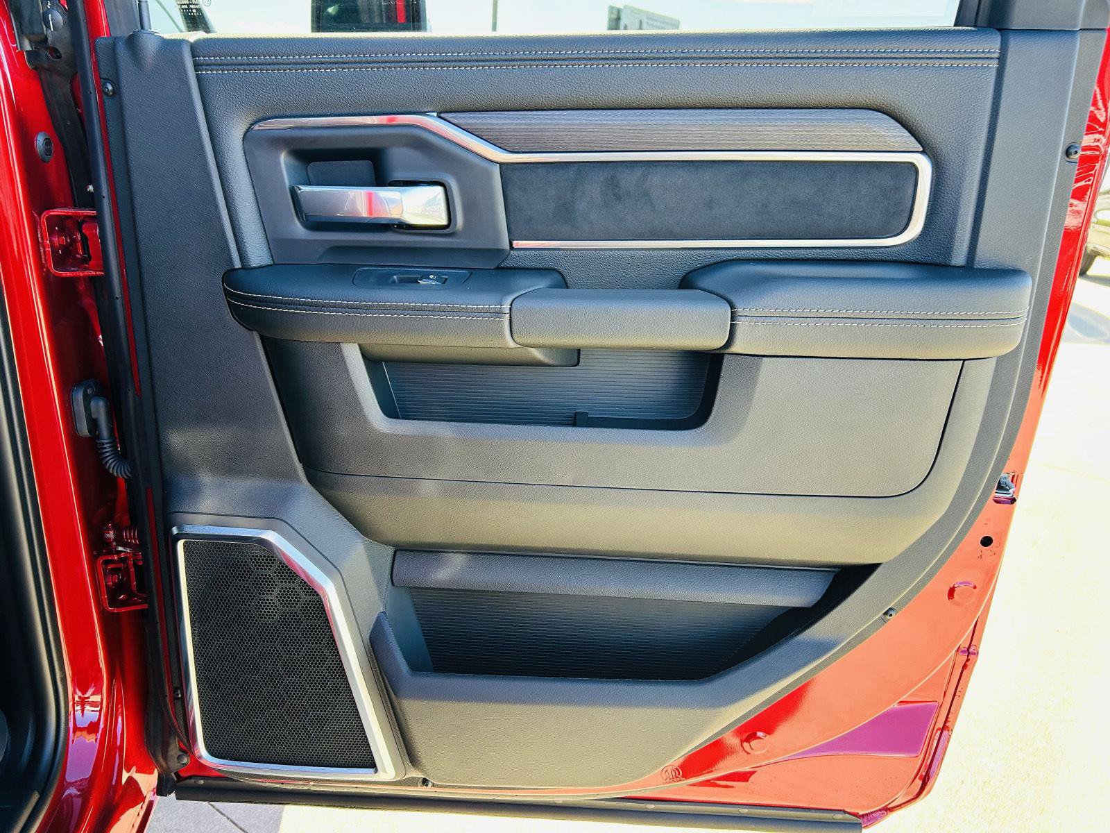 New 2027 RAM 2500 Laramie AWD/4WD image 32