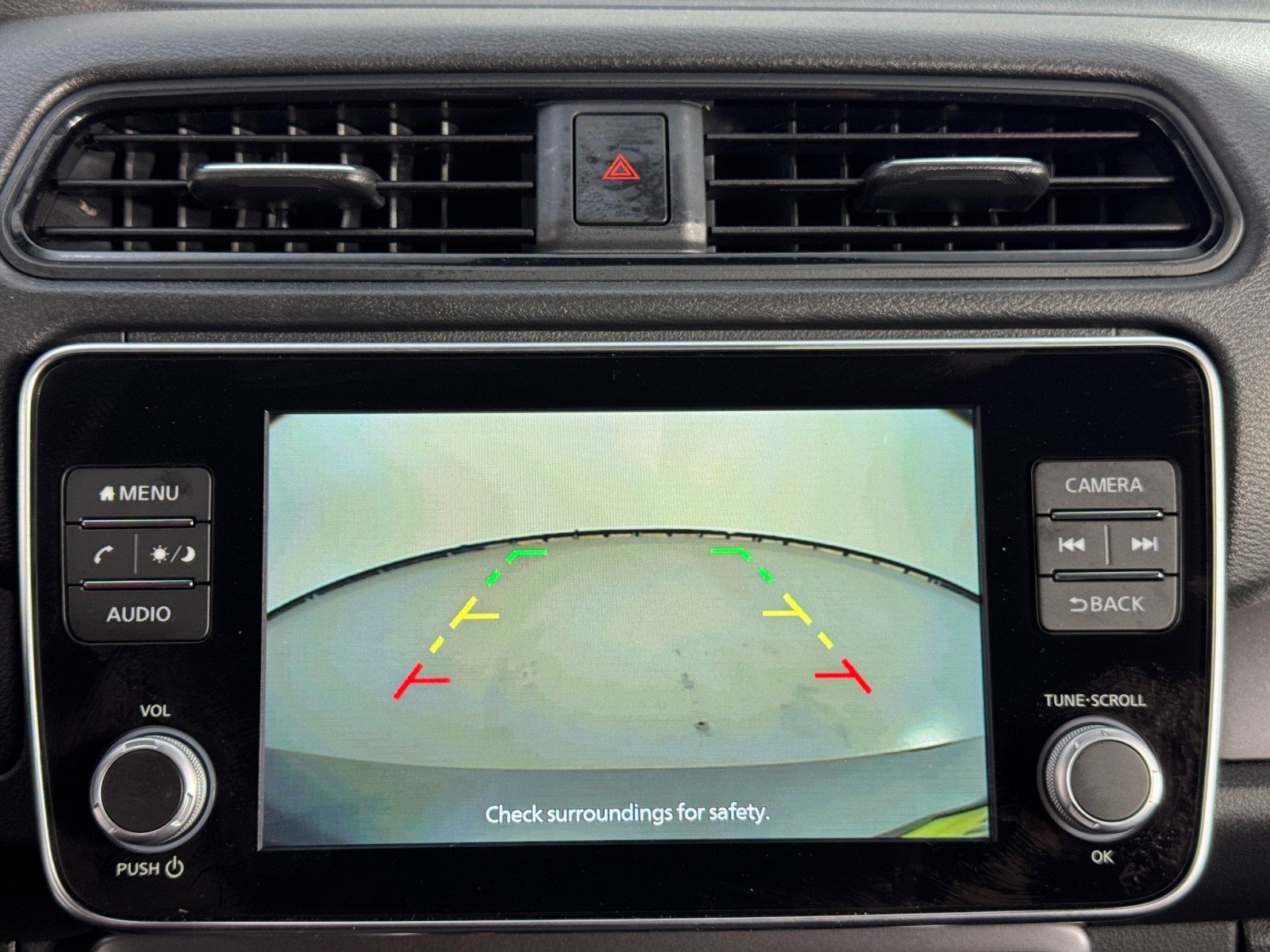 Used 2025 Nissan Leaf S image 23