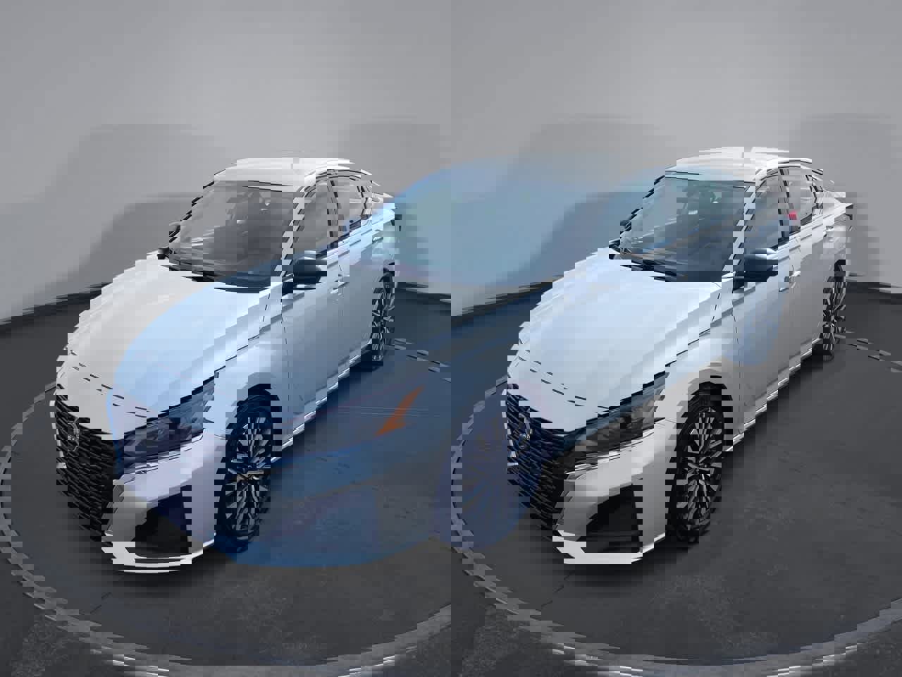 Used 2024 Nissan Altima 2.5 SV image 1