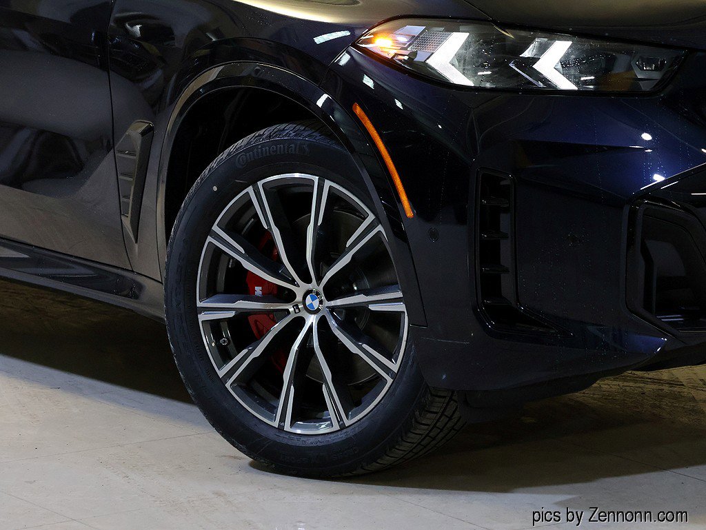New 2026 BMW X5 xDrive40i w/ M Sport Package AWD/4WD image 3