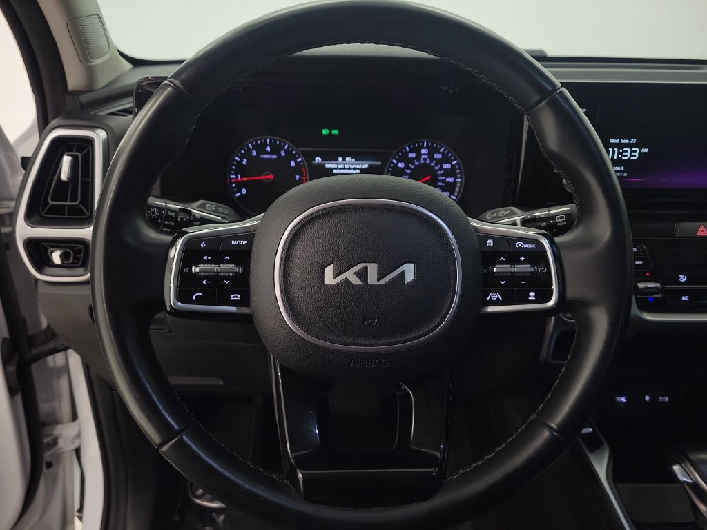 Used 2022 Kia Sorento EX w/ Panoramic Sunroof Package FWD image 13