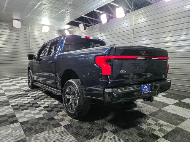 Used 2022 Ford F150 Lightning Lariat image 7