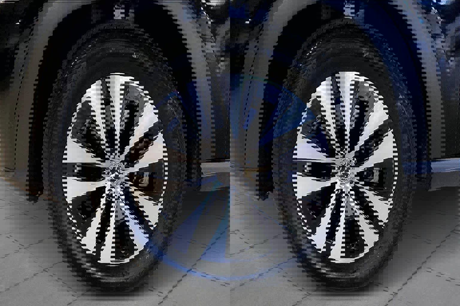 Used 2024 Mercedes-Benz GLE 350 4MATIC image 10