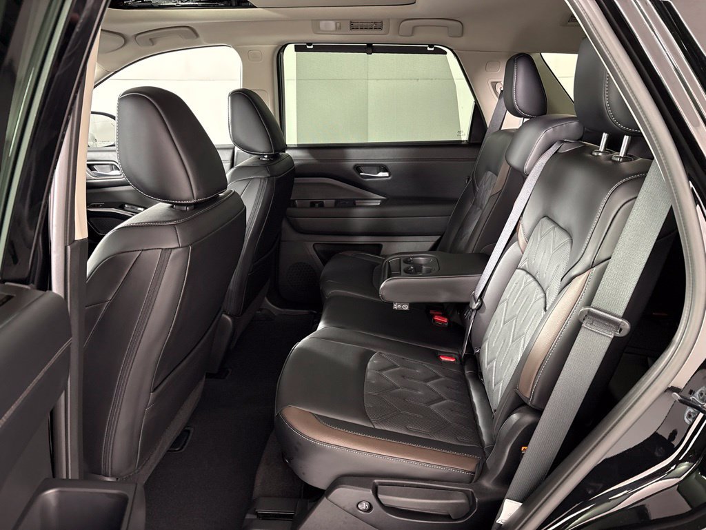 New 2026 Nissan Pathfinder Platinum w/ Cargo Package FWD image 16