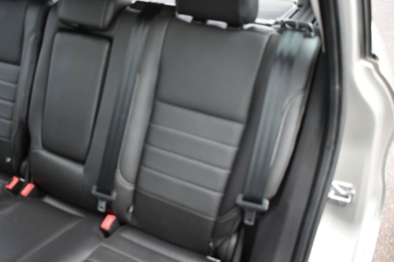 Used 2015 Ford C-MAX Energi SEL w/ Equipment Group 303A FWD image 18