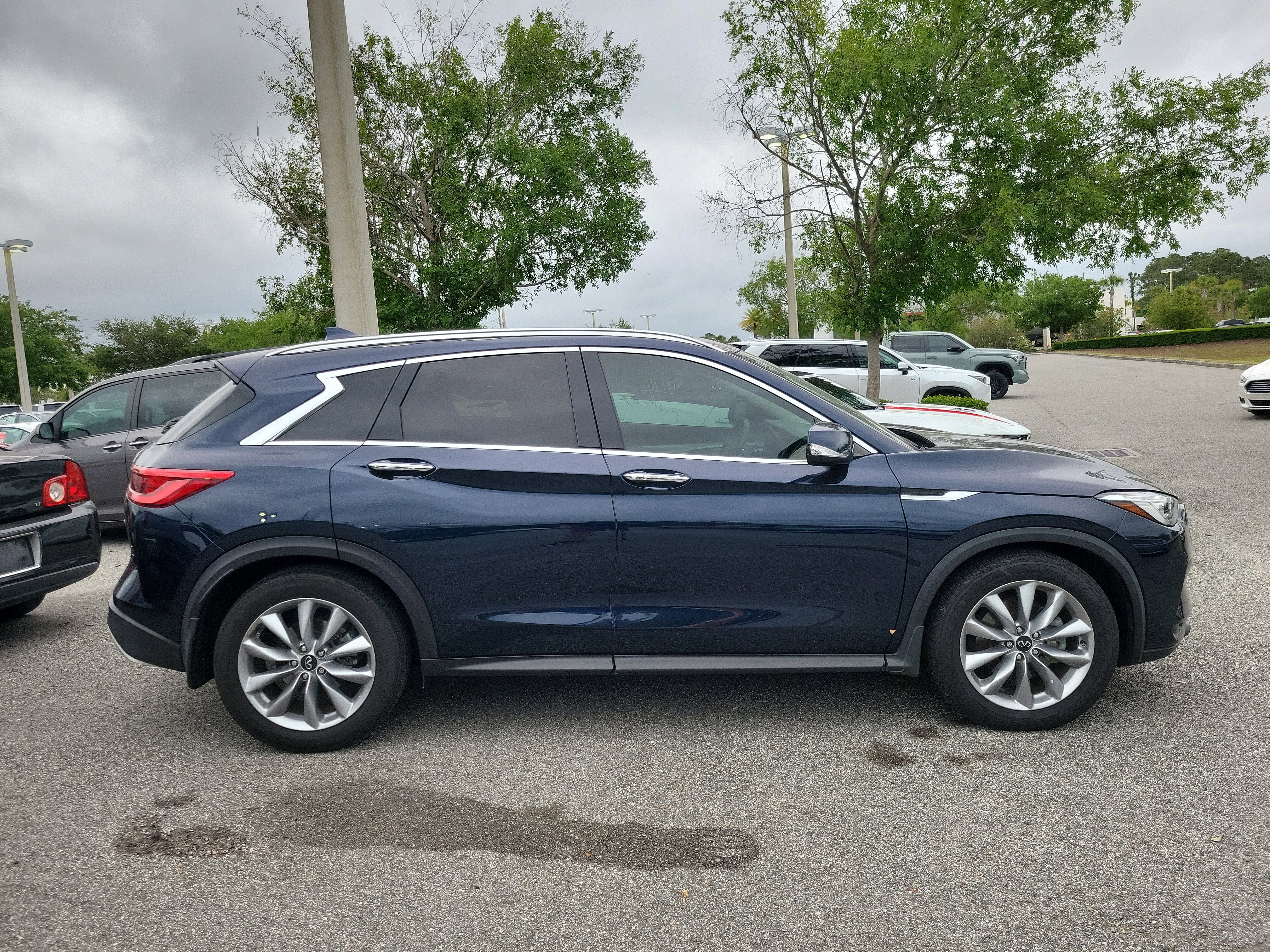Used 2021 INFINITI QX50 Luxe FWD image 9