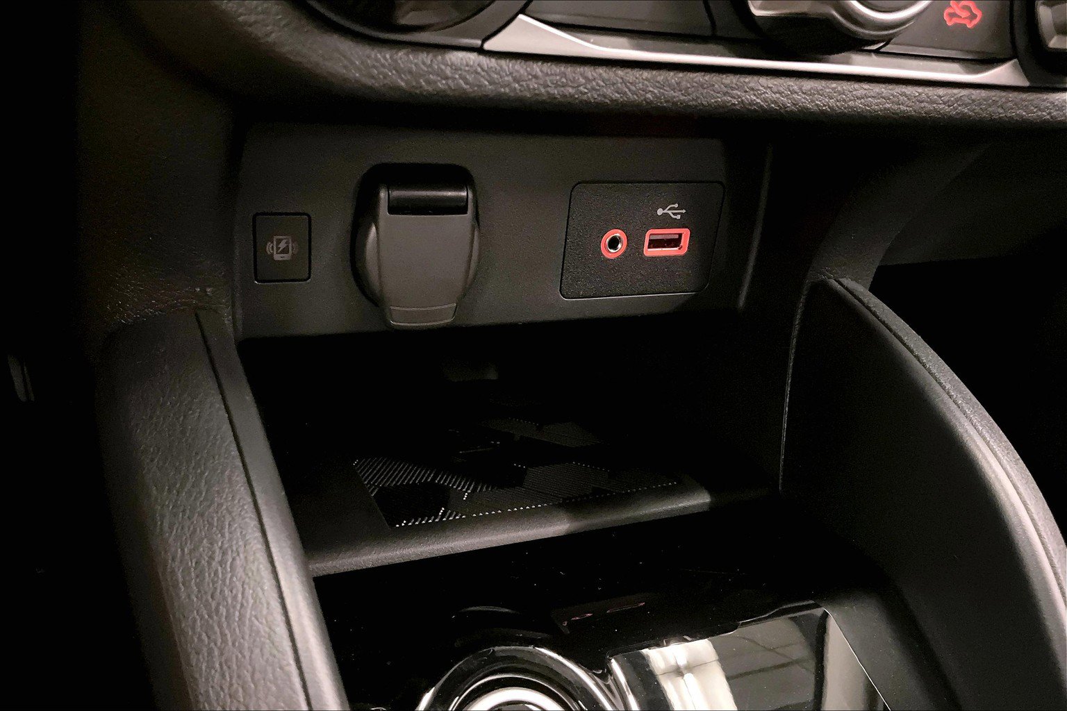 New 2025 Nissan Versa SV w/ Trunk Package FWD image 55